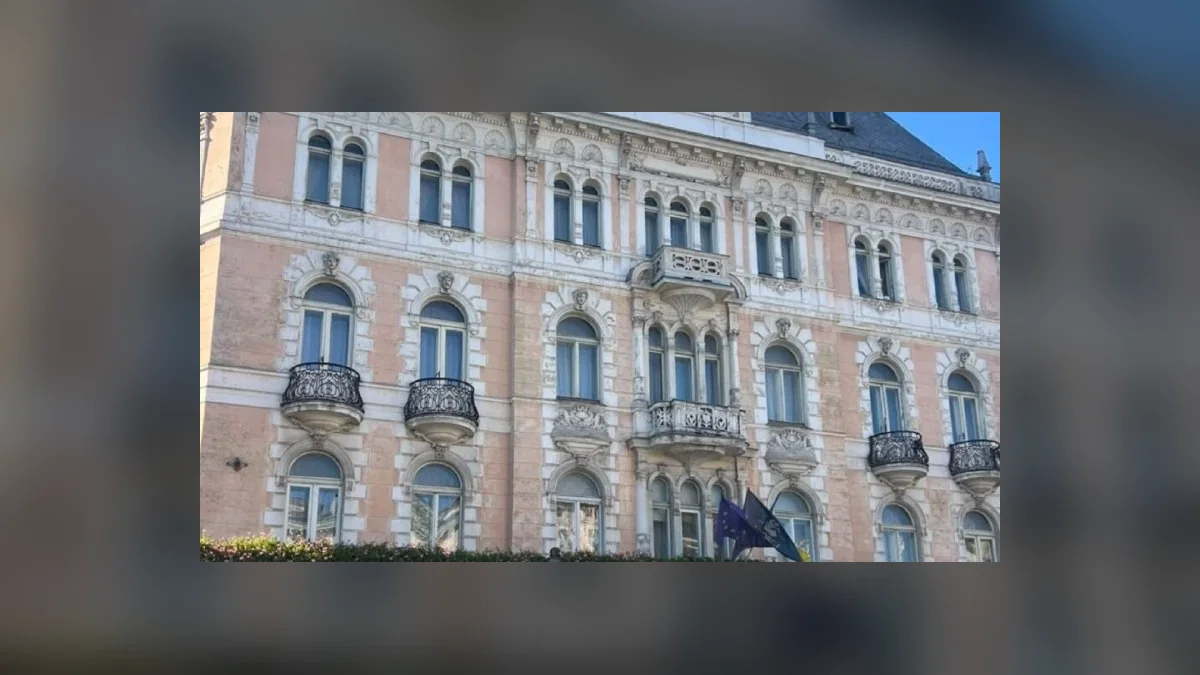 У центрі Львова суд зобов'язав власників готелю Жорж відремонтувати фасад пам'ятки