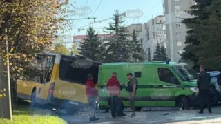 У Львові на Науковій зіткнулися автобус №51 та інкасаторське авто
